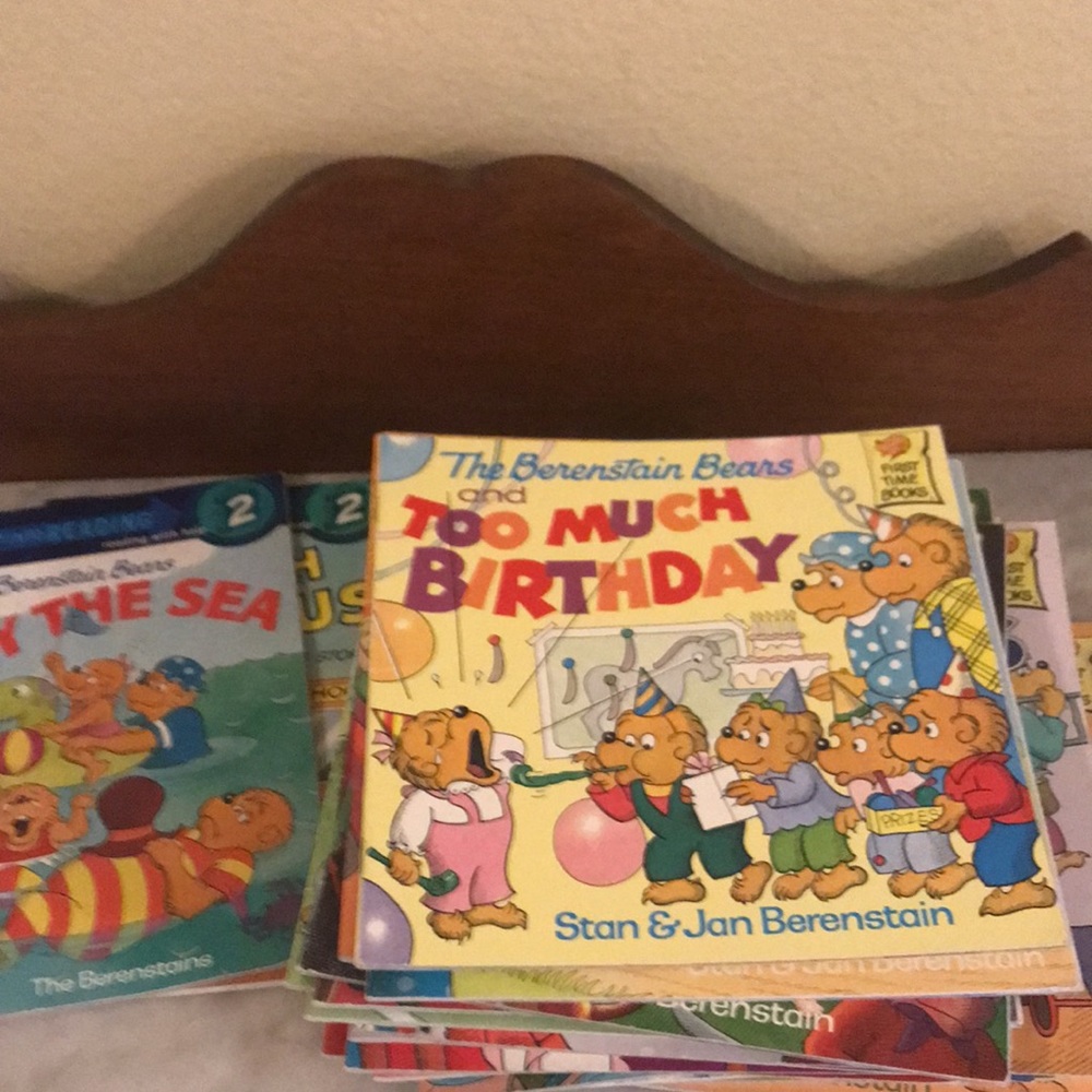 Random House-Set Of 34 Berenstain Bears Books - Picture 7 of 16